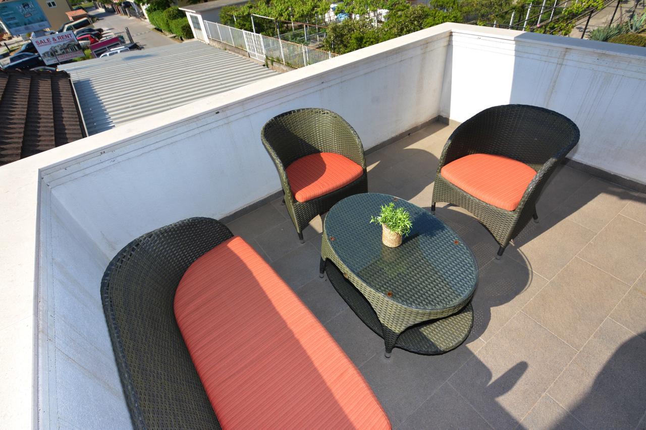 Tropicoco Apartments Тиват Экстерьер фото
