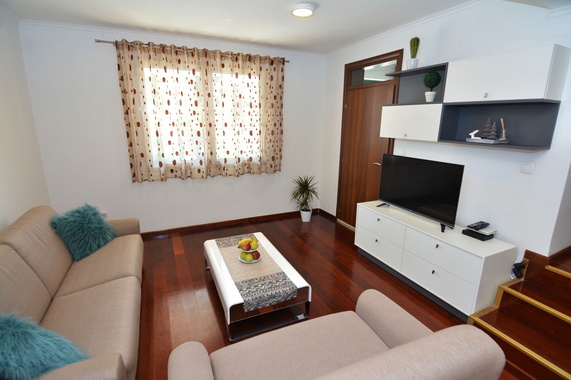 Tropicoco Apartments Тиват Экстерьер фото